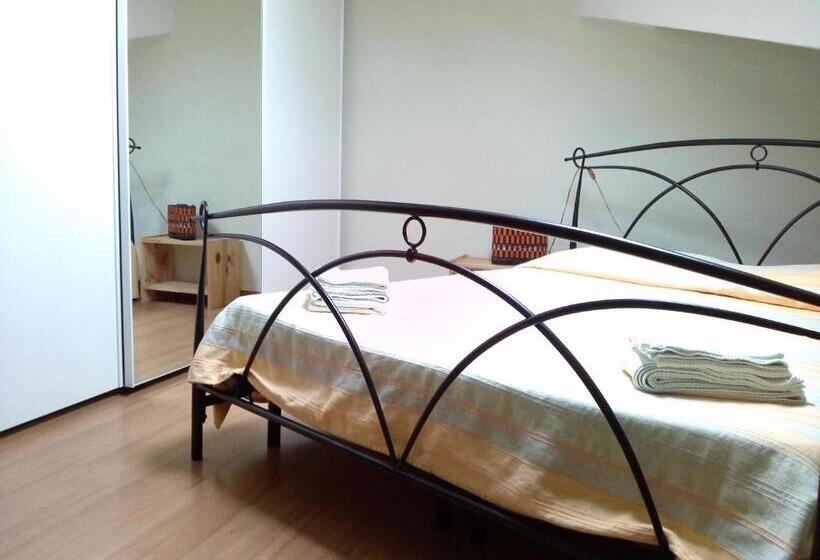 آپارتمان 2 خوابه, Mansarda Raggio Di Sole