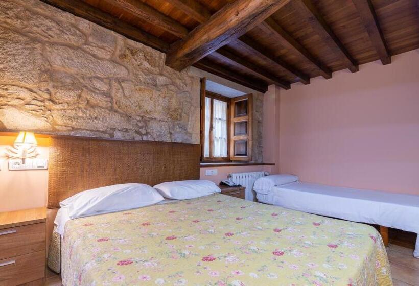 스탠다드 트리플 룸, Asador De Roxos Casa Albardonedo