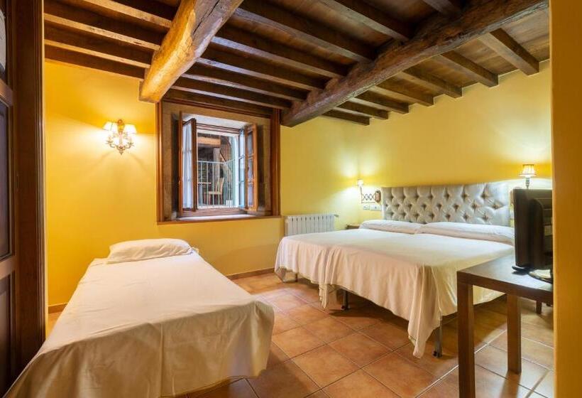 스탠다드 트리플 룸, Asador De Roxos Casa Albardonedo