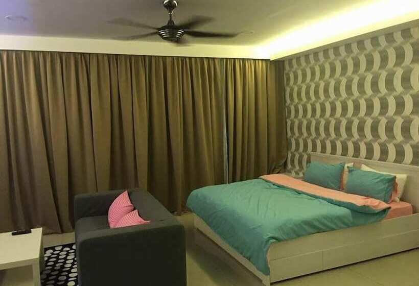 Студия Deluxe, De Houz Trefoil Setia Alam Home Stay