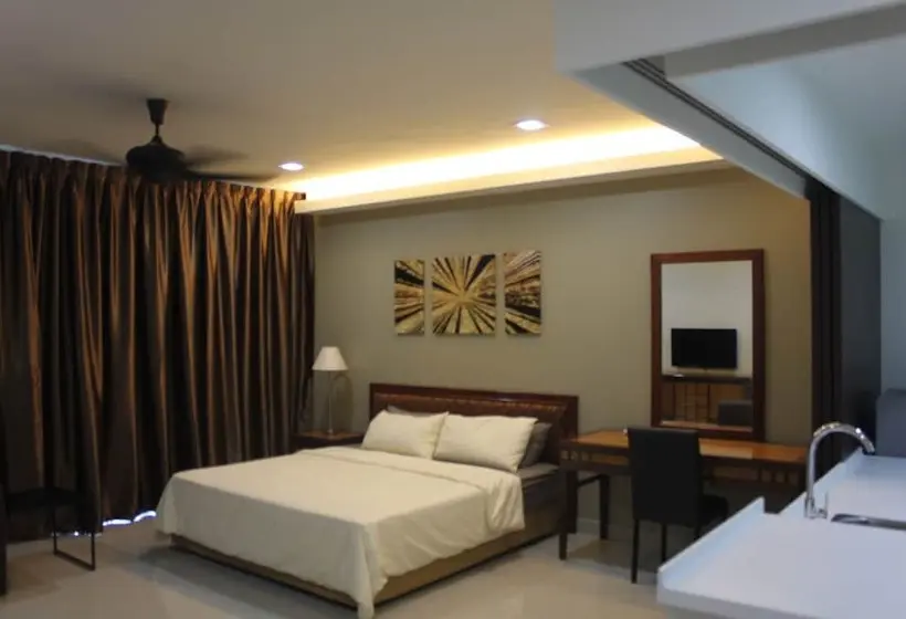 デラックススタジオ, De Houz Trefoil Setia Alam Home Stay