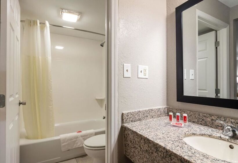 带2个双人床的标准工作室, Econo Lodge East Ridge