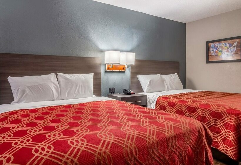 带2个双人床的标准工作室, Econo Lodge East Ridge