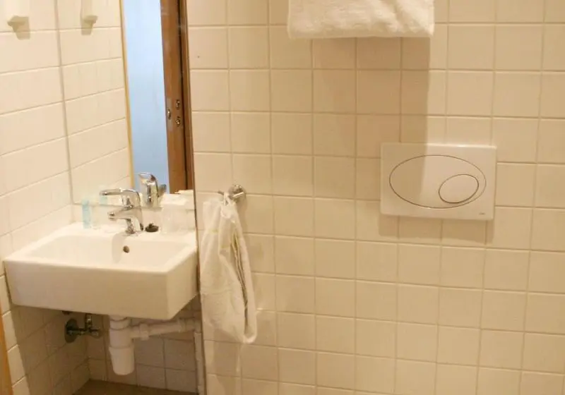 Standard Yhden Hengen Huone, Granavolden Hotel & Gjæstgiveri