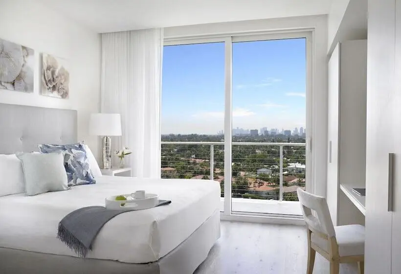 Suite with Views
