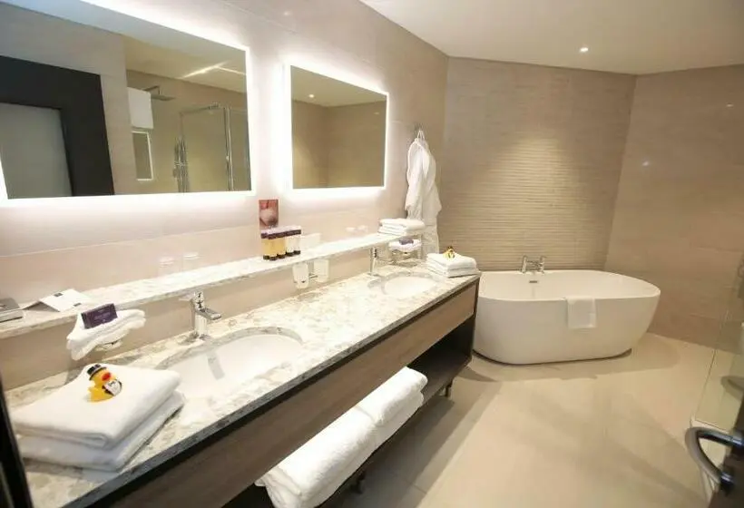 مجموعه ویستا شهر, Grand Central Hotel Belfast