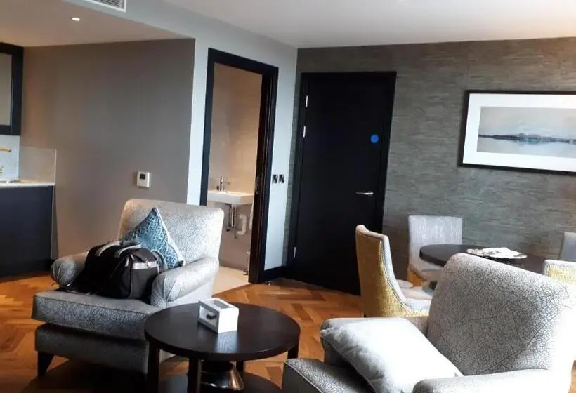 سوییت لوکس, Grand Central Hotel Belfast