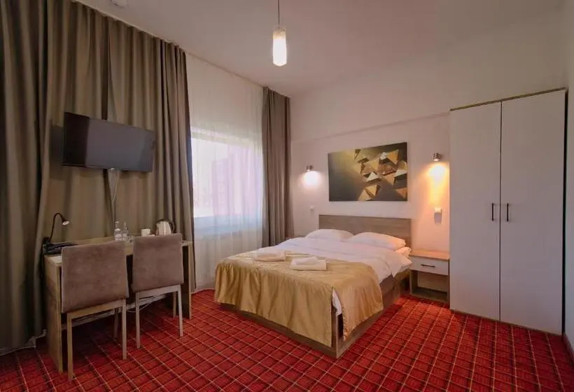 Standard Kolmen Hengen Huone, Sezam