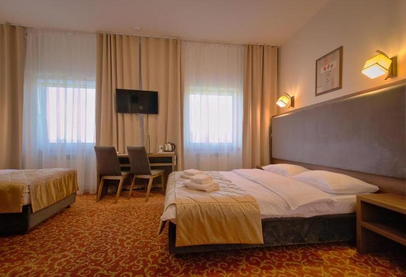 Habitación Triple Estándar, Sezam