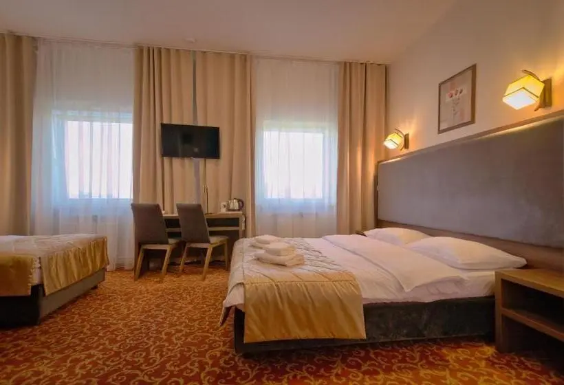 Standard Kolmen Hengen Huone, Sezam