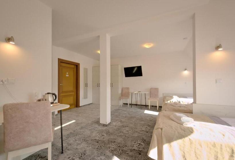 Habitación Cuádruple Estándar, Sezam