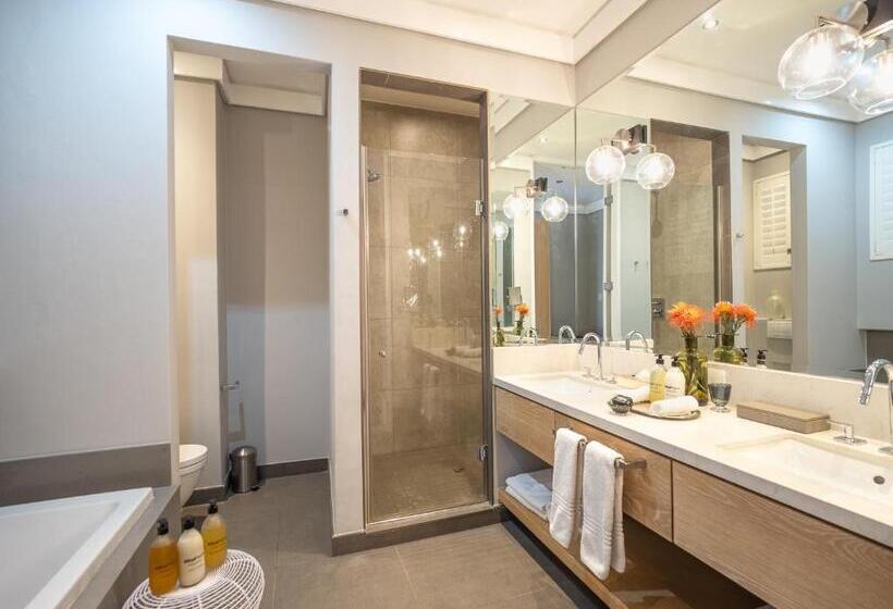 Номер Deluxe Вид на Бассейн, Atholplace Hotel & Villa