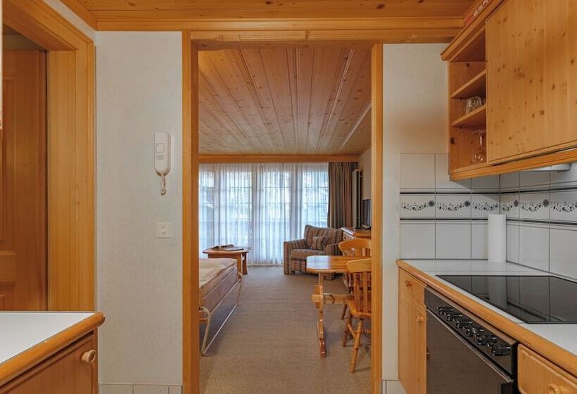 スタンダードスタジオ, Chalet Kisseye