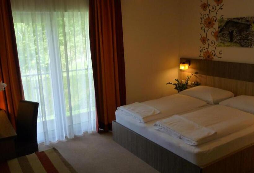 חדר סטנדרט לשלושה עם מרפסת, Alta Vista