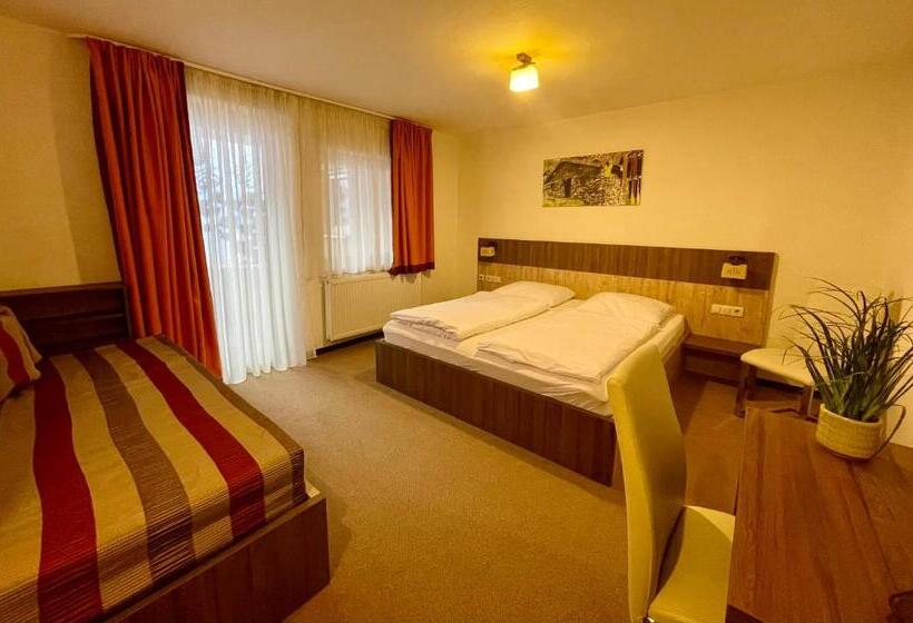 חדר אקונומי לשלושה, Alta Vista