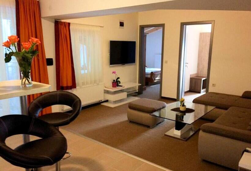 דירת שני חדרים, Alta Vista