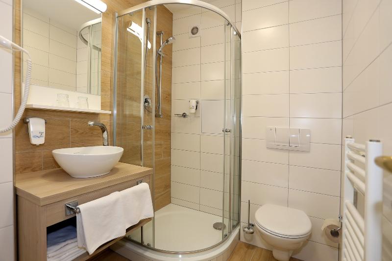 이코노미 룸, Astoria Hotel & Medical Spa