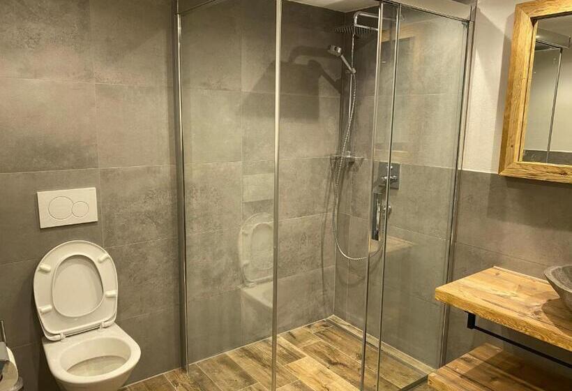 デラックスルーム, Jägerhof