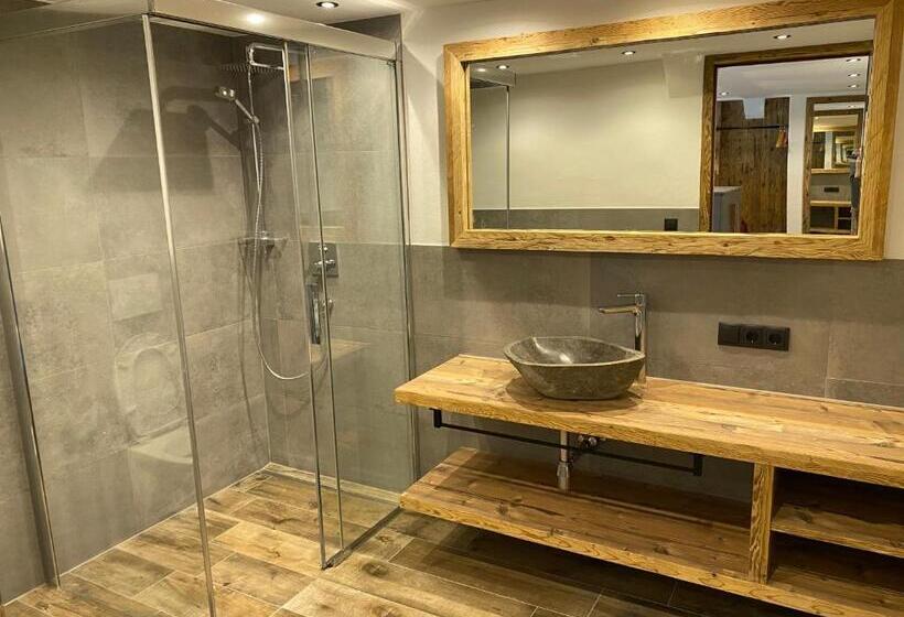 デラックスルーム, Jägerhof