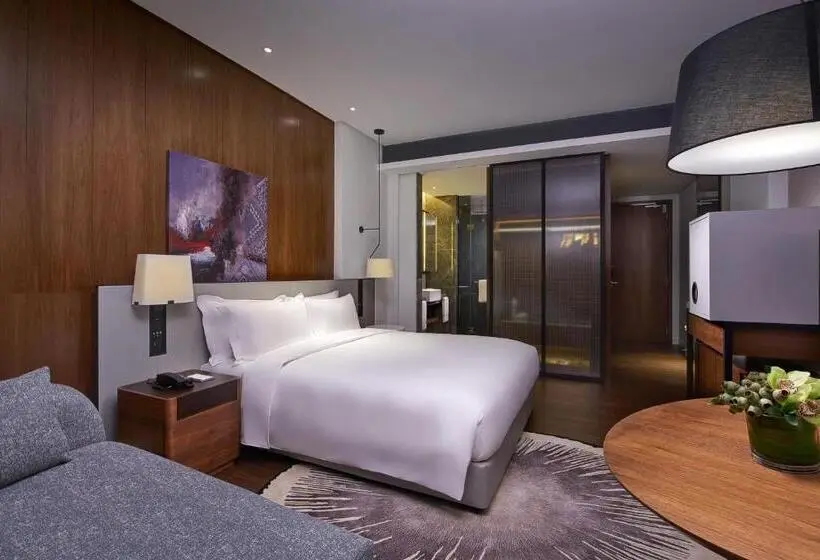 キングサイズベッドのデラックスルーム, Le Meridien Petaling Jaya