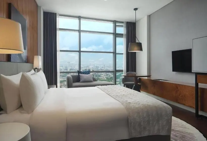 キングサイズベッドのデラックスルーム, Le Meridien Petaling Jaya
