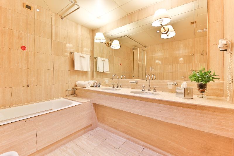 Номер Deluxe, Le Meridien Petaling Jaya