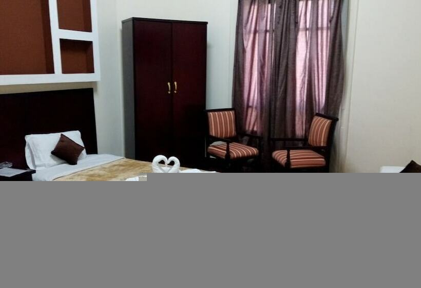 اتاق لوکس سه تخته, Paradise Boutique