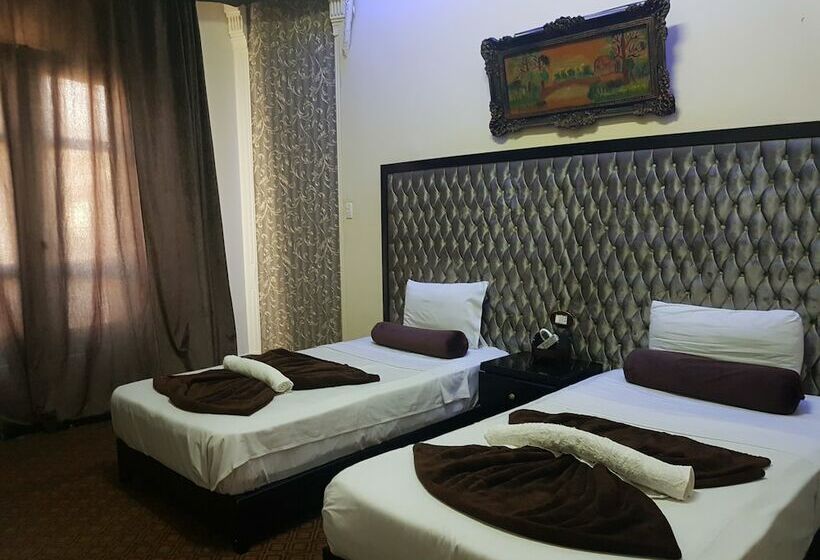 اتاق لوکس سه تخته, Paradise Boutique