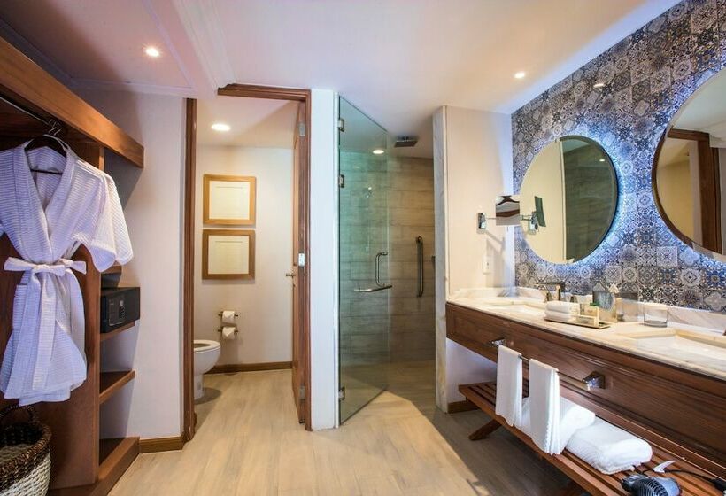 סוויטת ג'וניור מיטת קינג, The Hacienda At Krystal Grand Puerto Vallarta