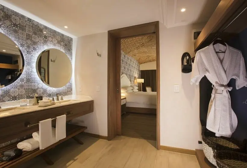 سوئیت جونیور با تراس, The Hacienda At Krystal Grand Puerto Vallarta