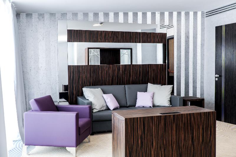 سوییت لوکس, Myo Hotel Wenceslas