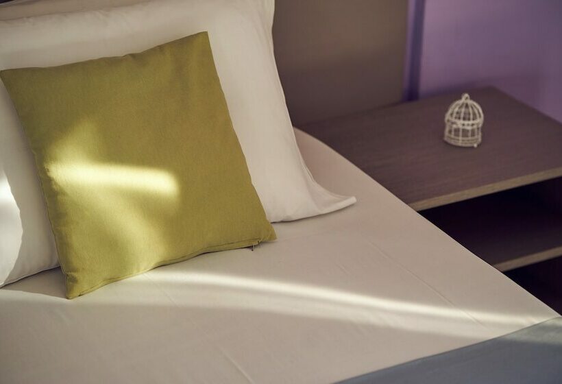 اتاق استاندارد, Elena S Studios