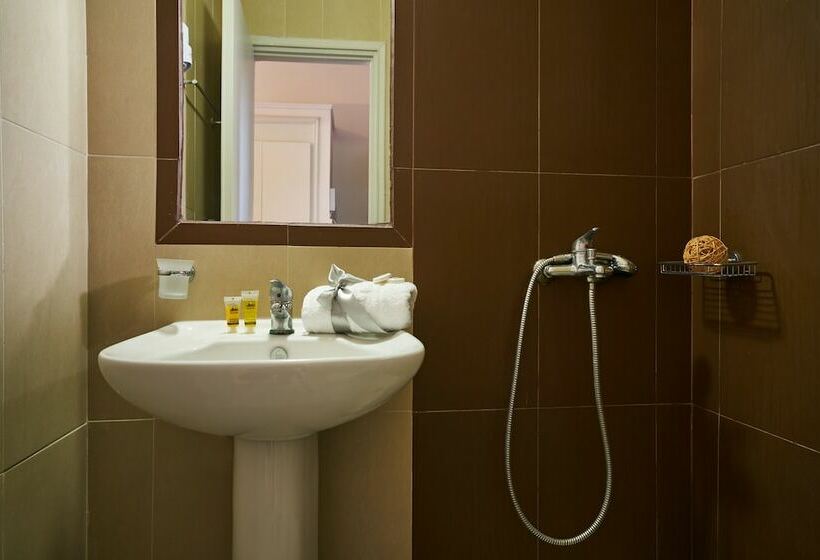 اتاق استاندارد, Elena S Studios