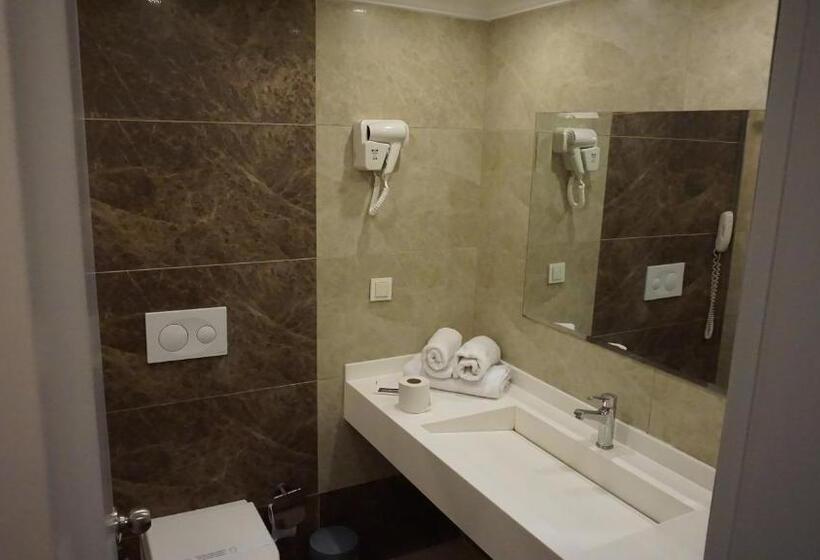 标准三人间, Ada Newday Resort