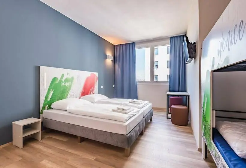 スタンダードトリプルルーム, a&o Hostel Venezia Mestre