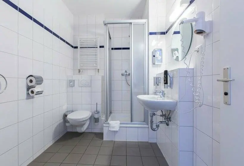 スタンダードトリプルルーム, a&o Hostel Venezia Mestre