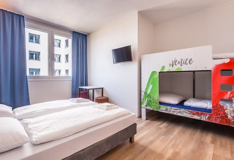 Четырехместный Номер Стандарт, a&o Hostel Venezia Mestre