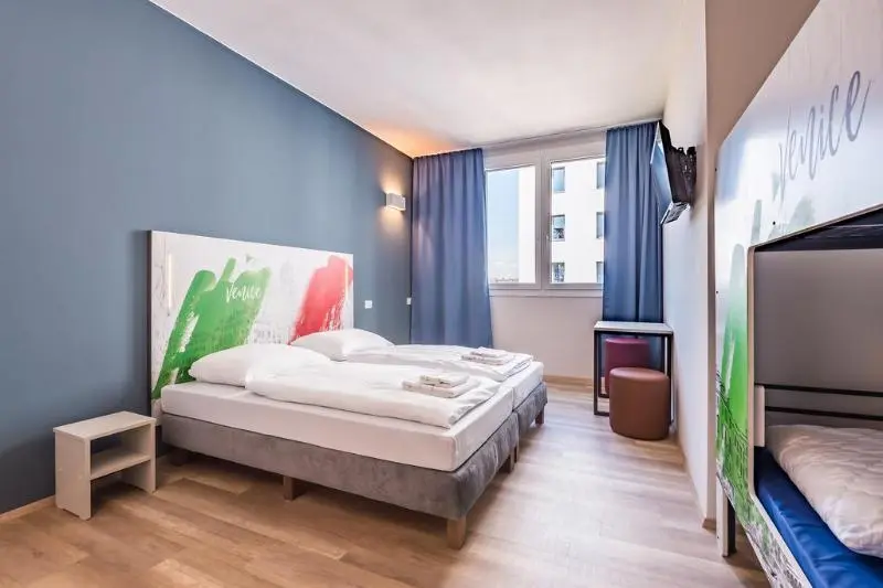 スタンダード4人部屋, a&o Hostel Venezia Mestre