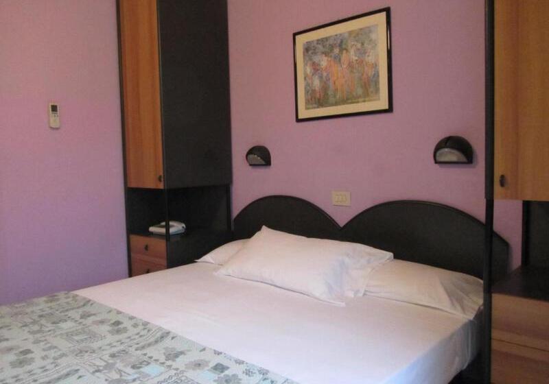 غرفة قياسية فردية, Diar Yassine