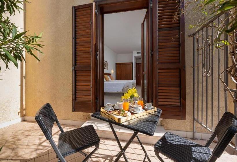 חדר סטנדרט לשלושה, Helios