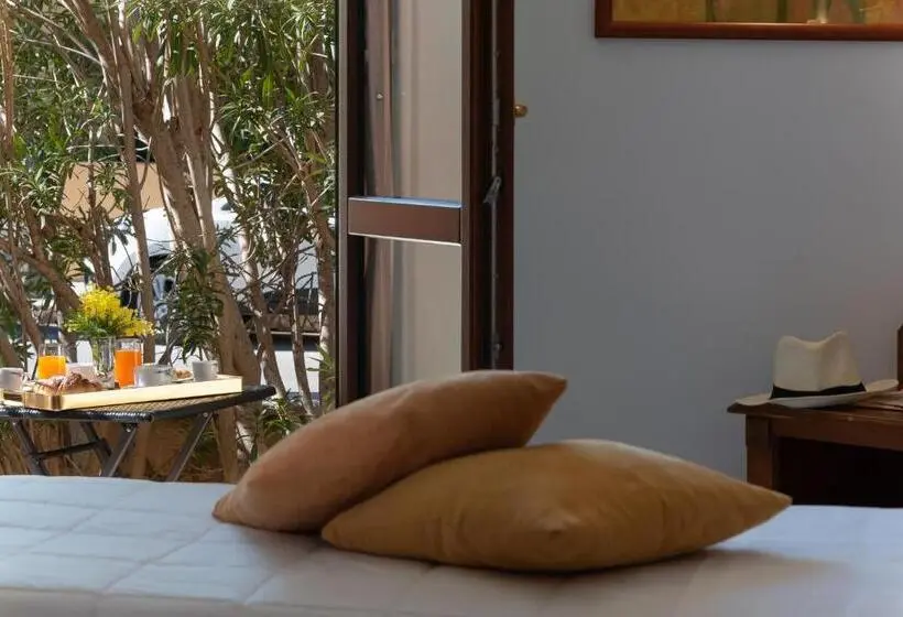 اتاق استاندارد سه نفره, Helios