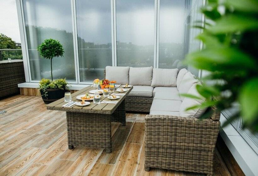 סוויטה נשיאותית, Iveagh Garden