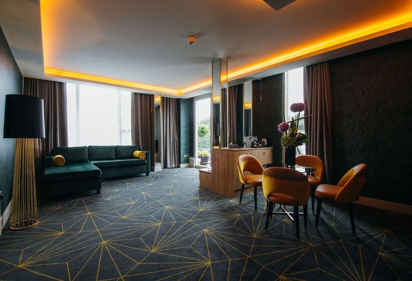 סוויטה נשיאותית, Iveagh Garden