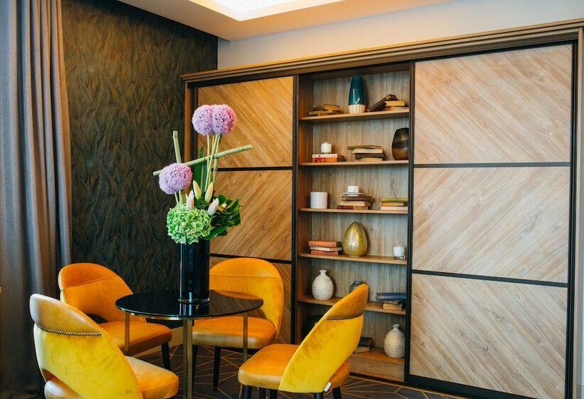 סוויטה נשיאותית, Iveagh Garden