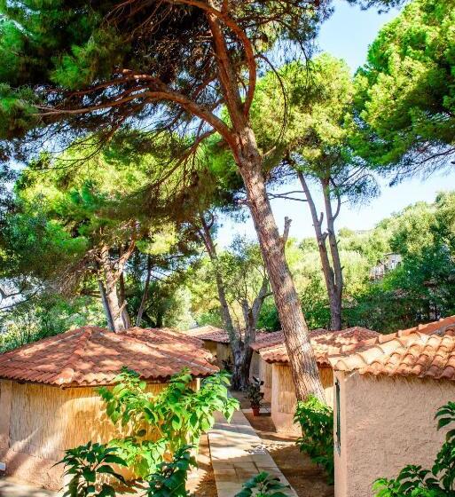 בונגלו מוזל, Lido Paradiso Resort