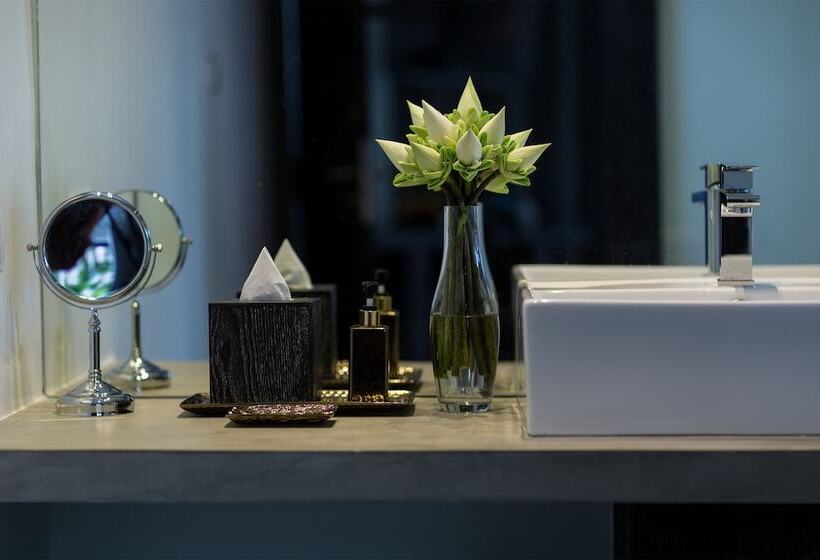 اتاق لوکس, Monthara Angkor Residence