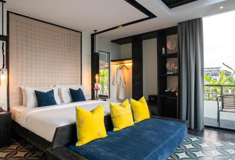 سوئیت با بالکن, Monthara Angkor Residence