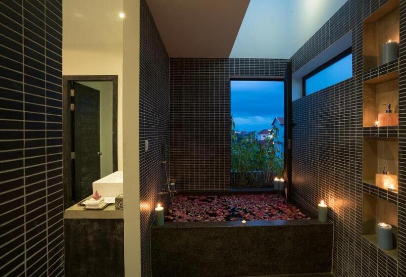 Полулюкс Одноместный с Террасой, Monthara Angkor Residence