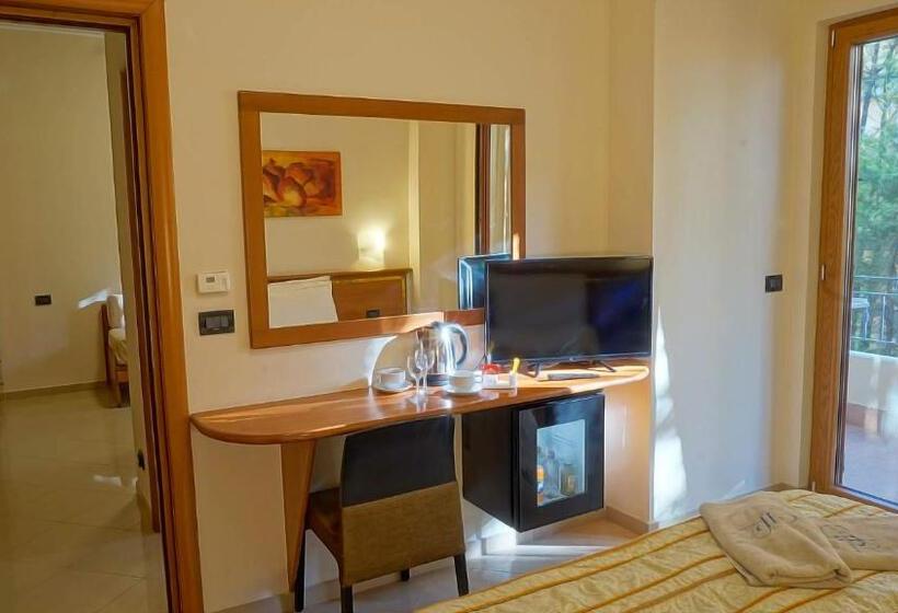 חדר משפחתי, Residence Piccolo