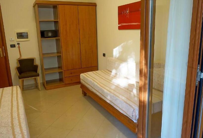 חדר משפחתי, Residence Piccolo